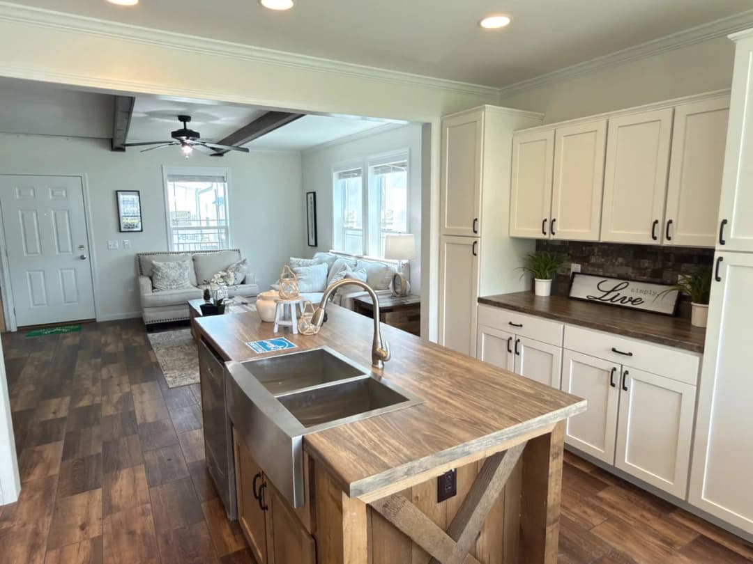 The haven b kitchen home features