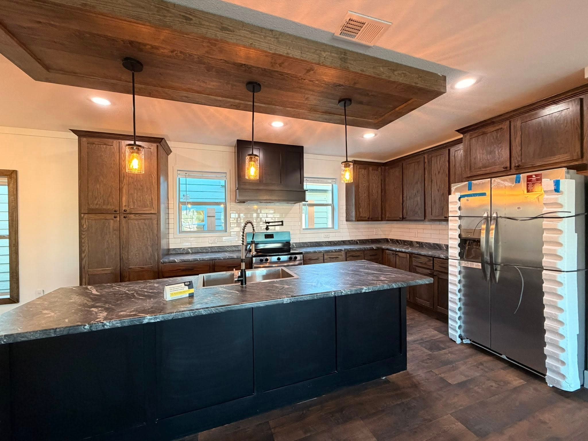 The king david 64 kitchen home features