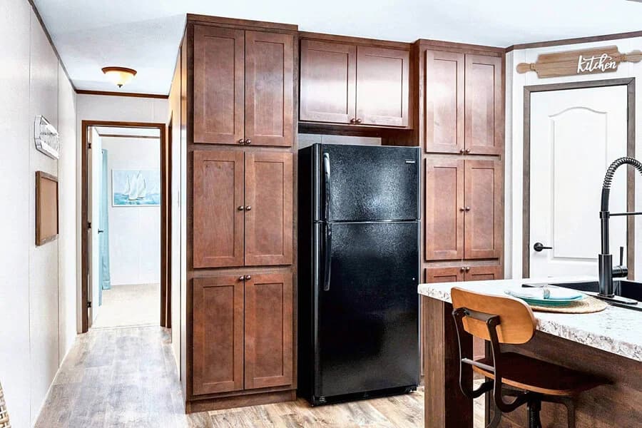 Emerald kitchen home features