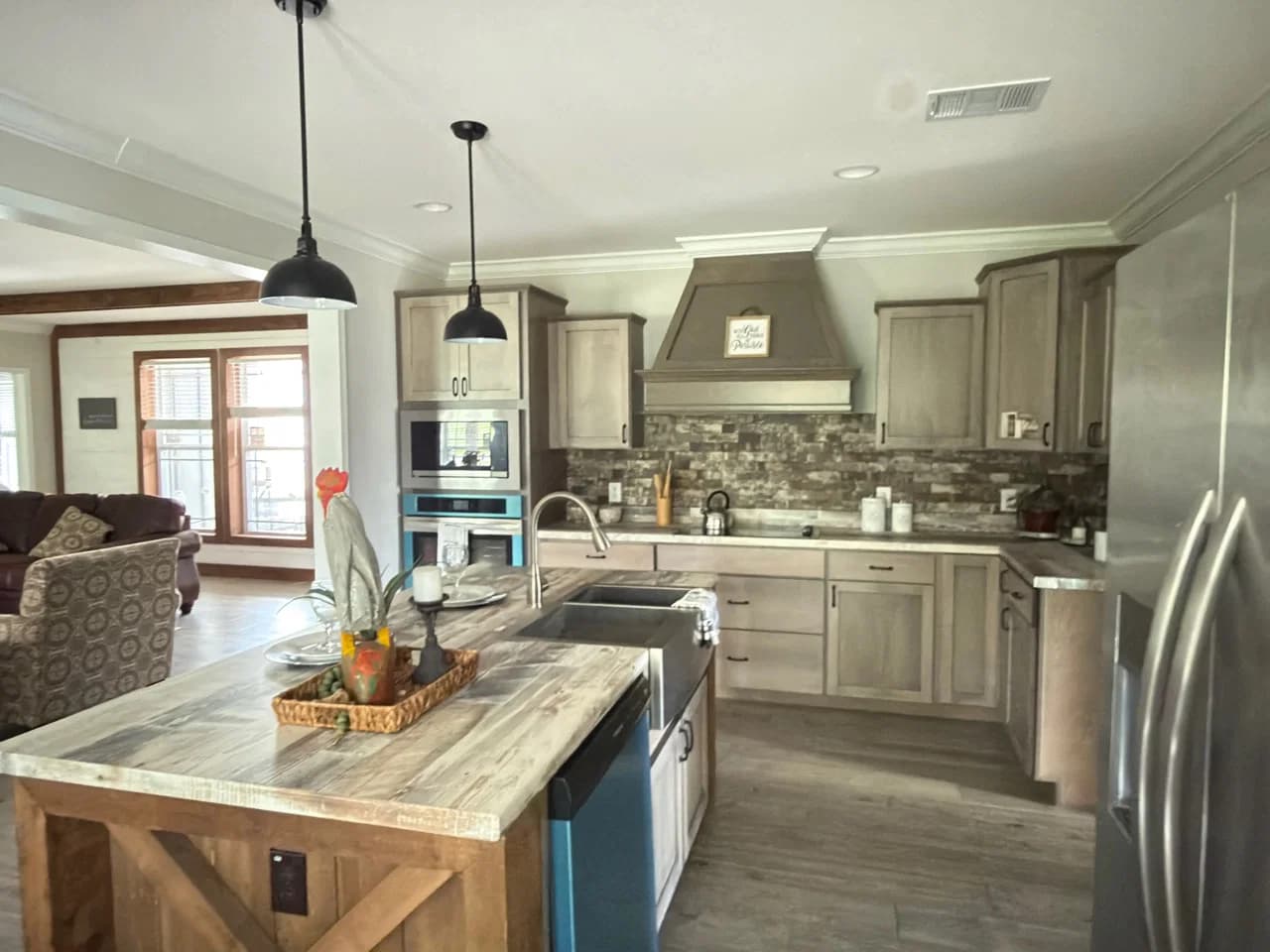 The anais kitchen home features