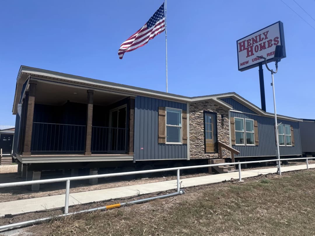 The kc hero and exterior home features