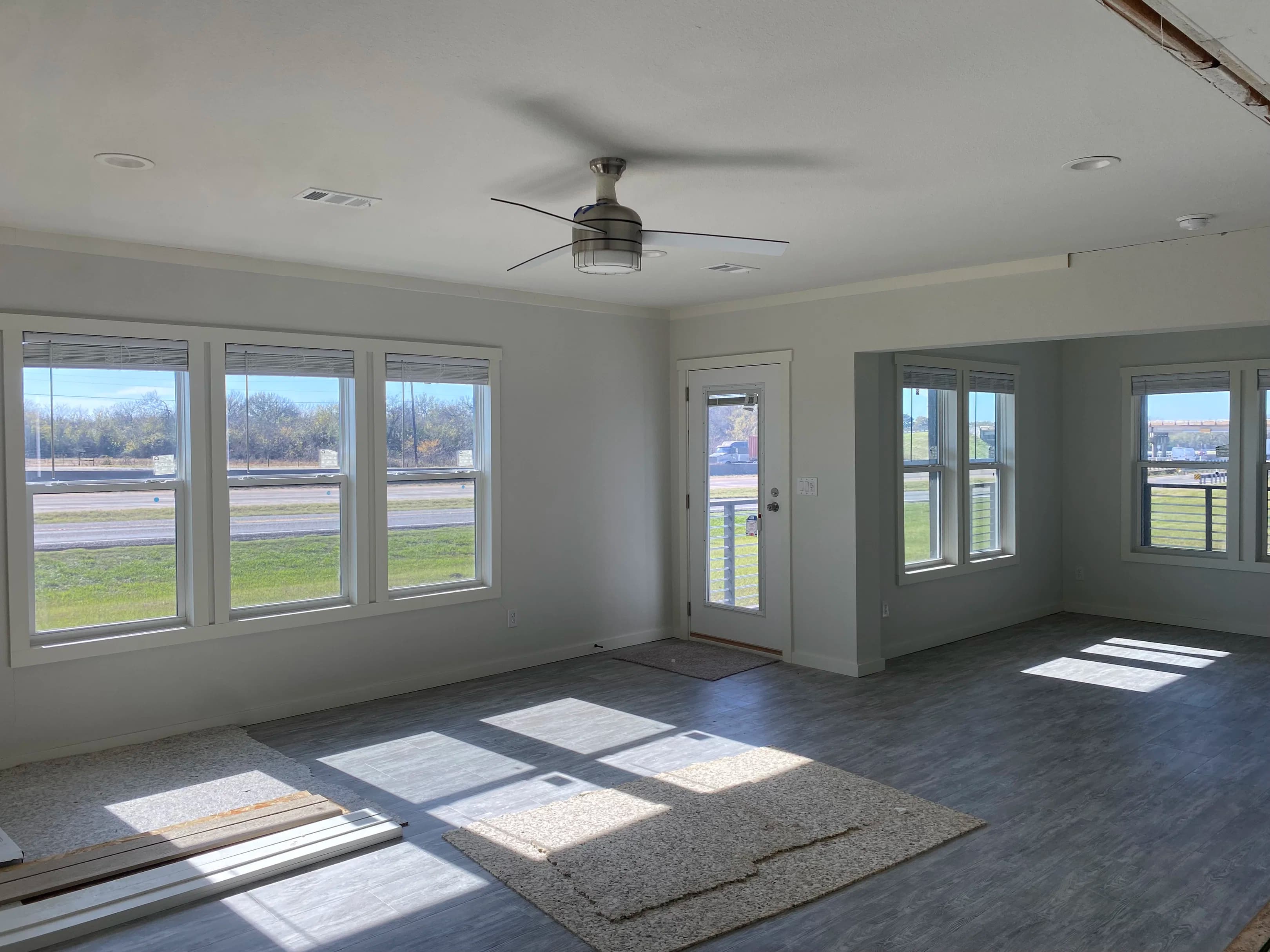 Oak creek "texas pearl" interior home features