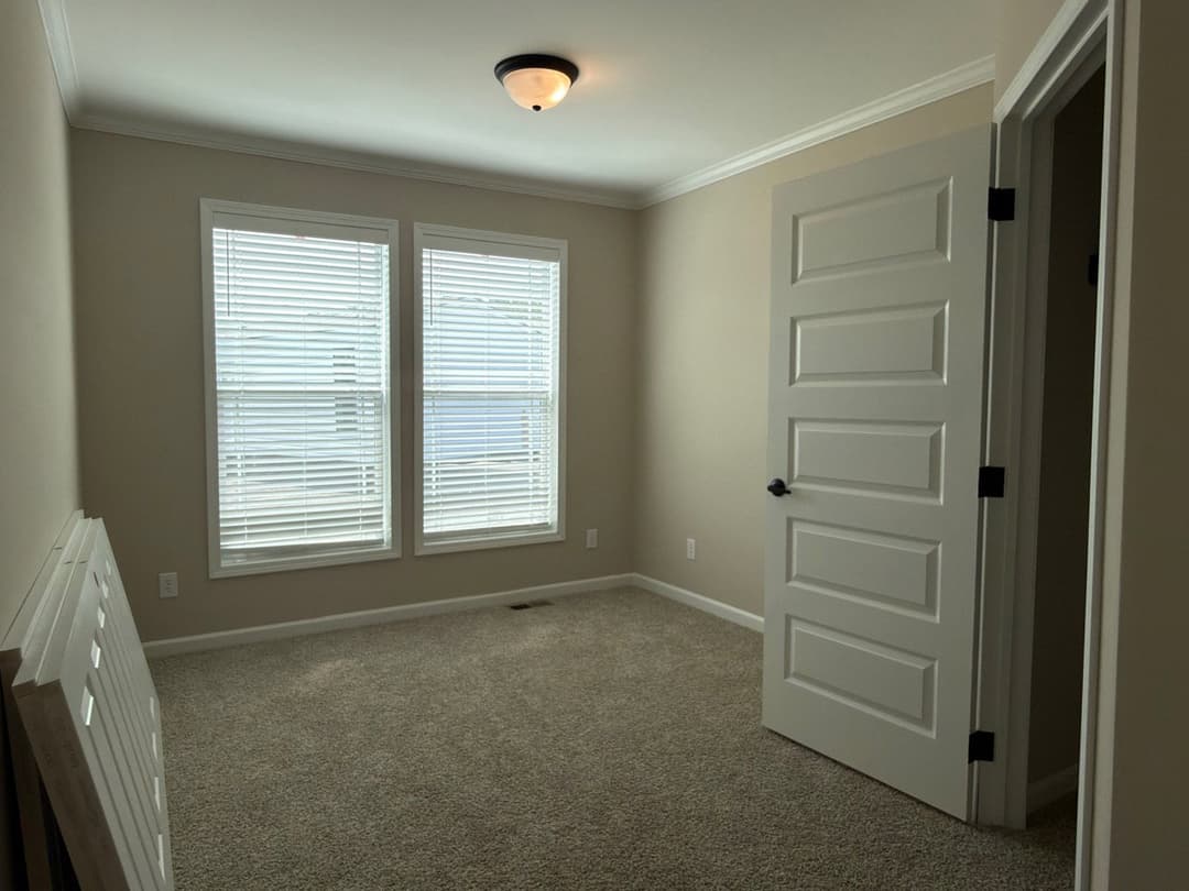 The country cottage bedroom home features