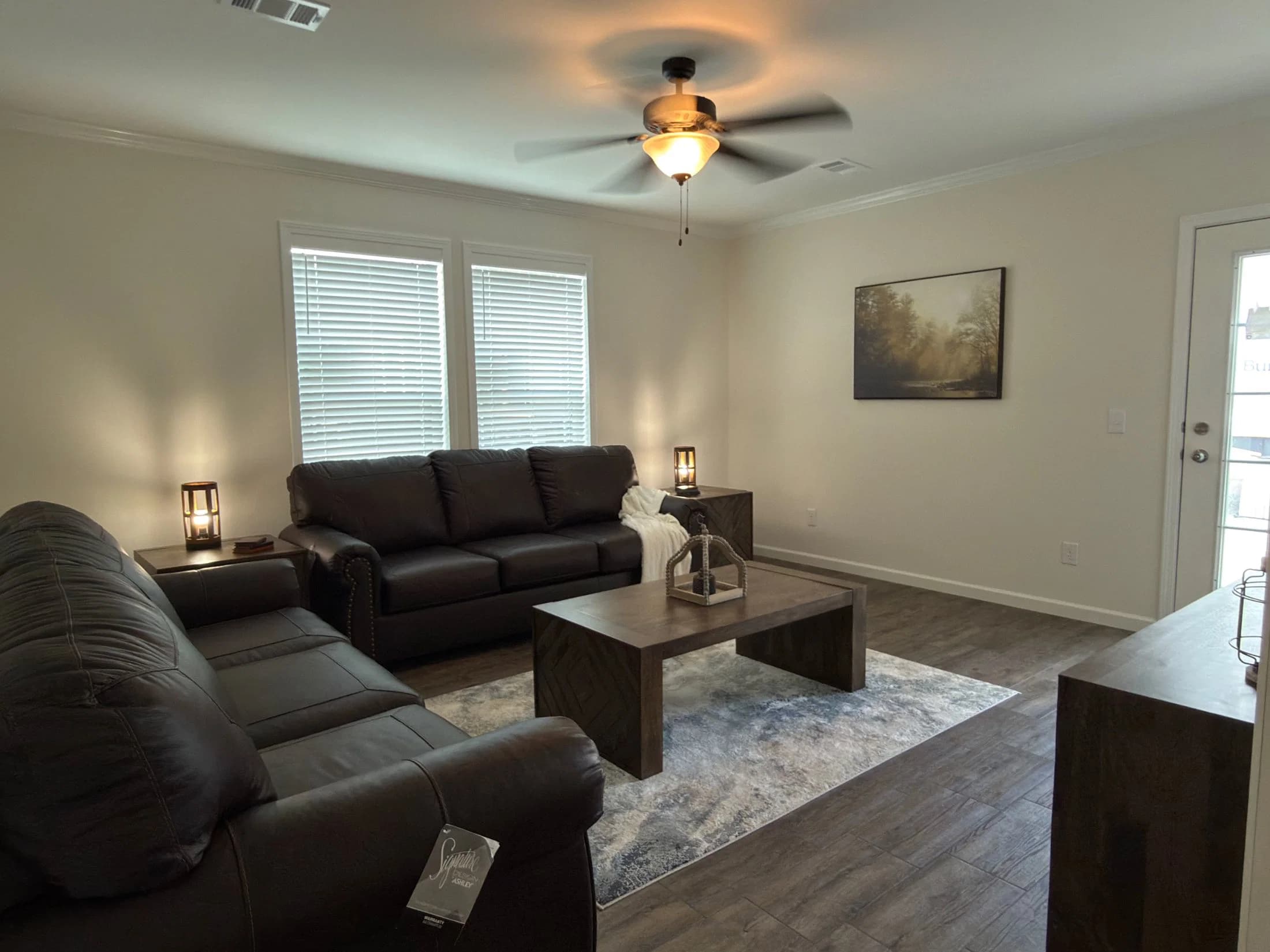 The oasis b  home features