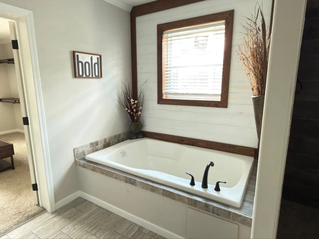 The anais bathroom home features