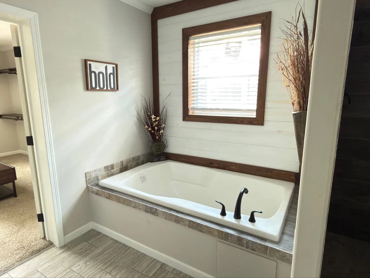 The anais bathroom home features