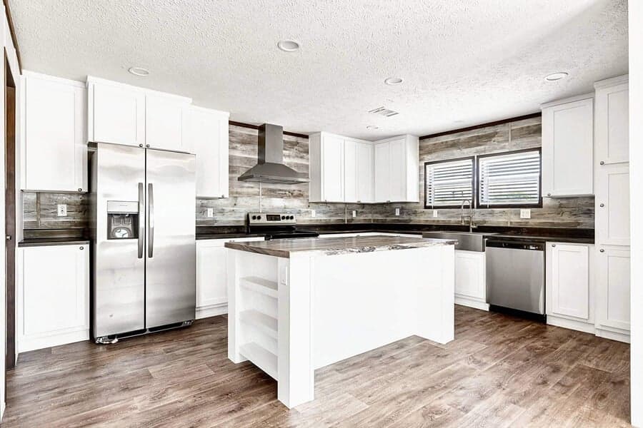 Majestic kitchen home features