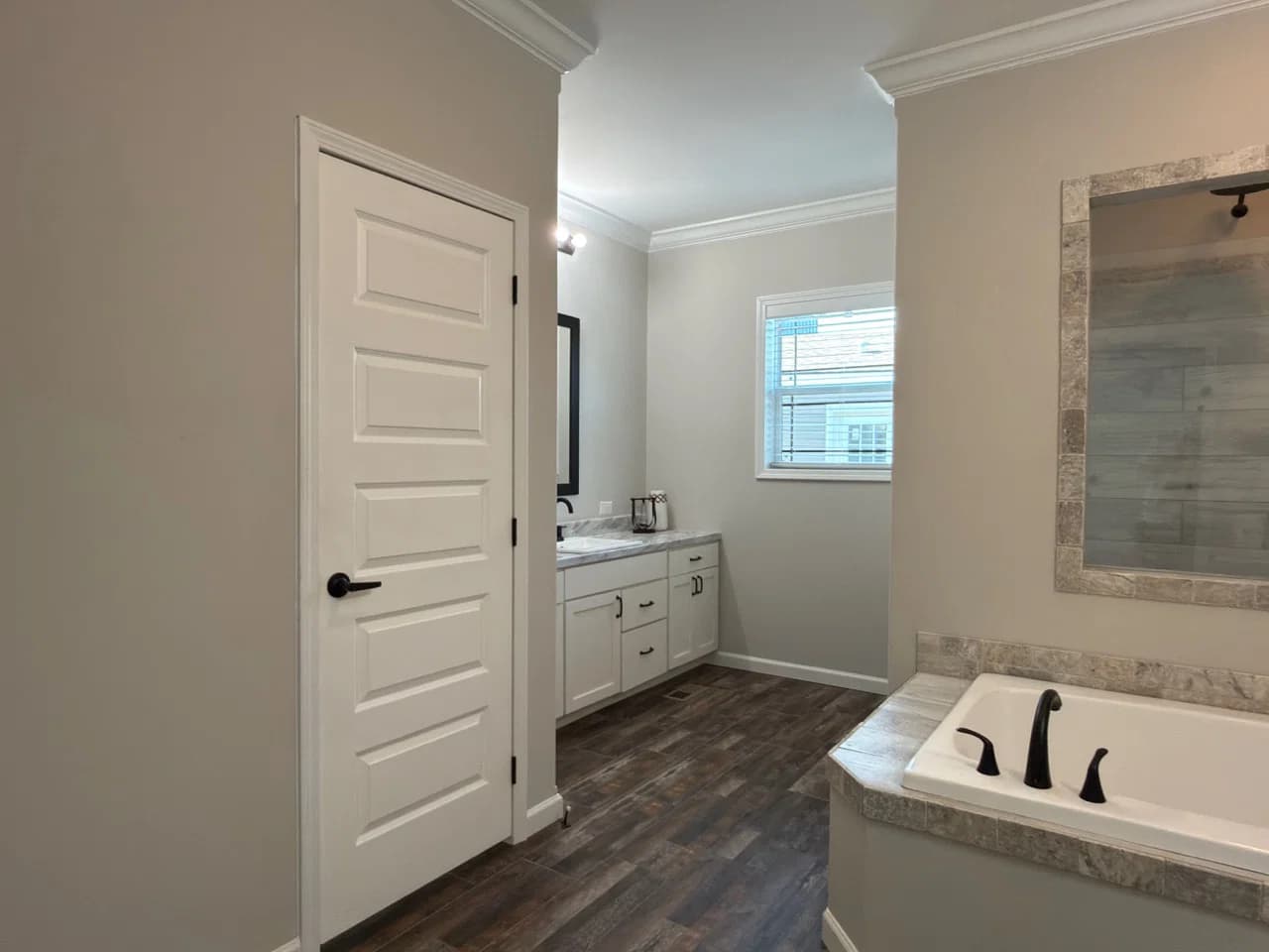 Tahoe harbor bathroom home features