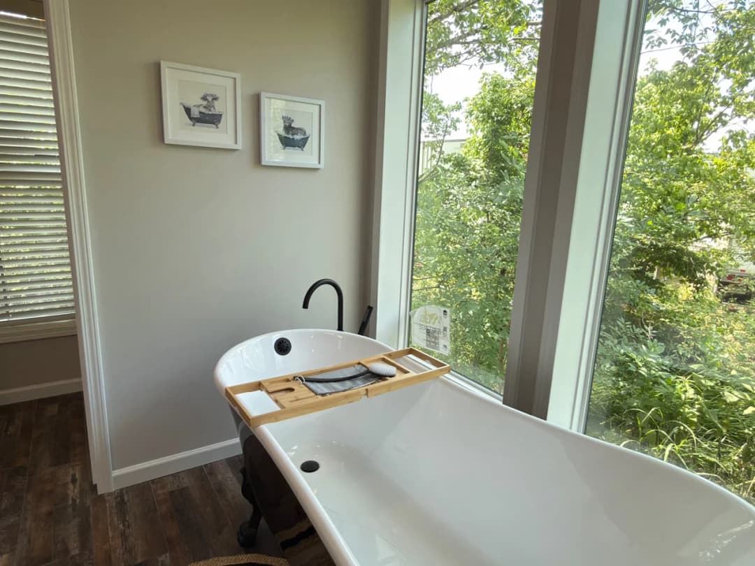 The woodside c bathroom home features