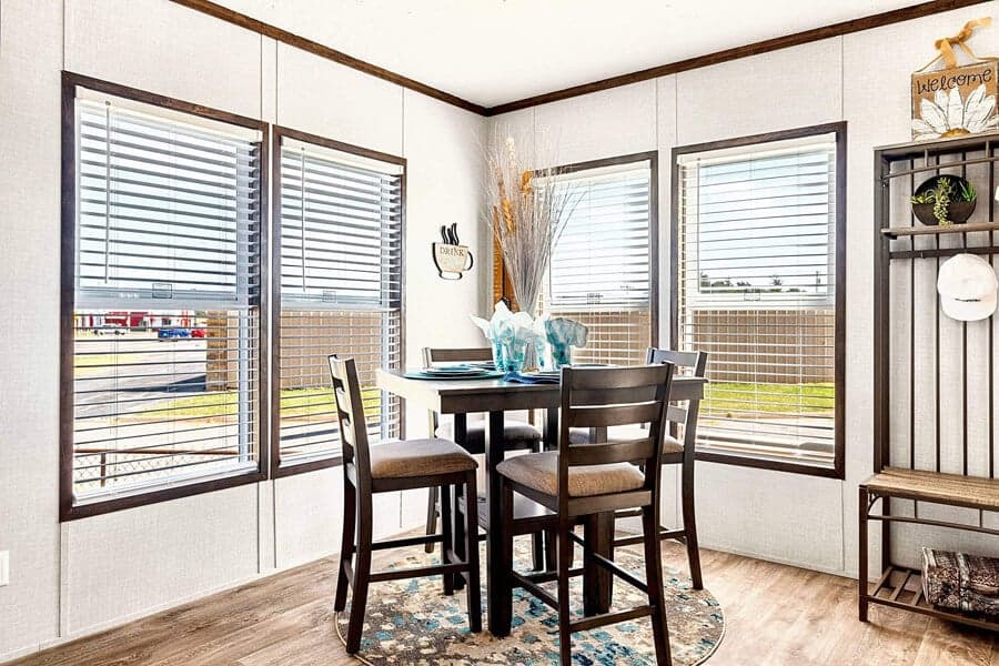 Majestic interior home features
