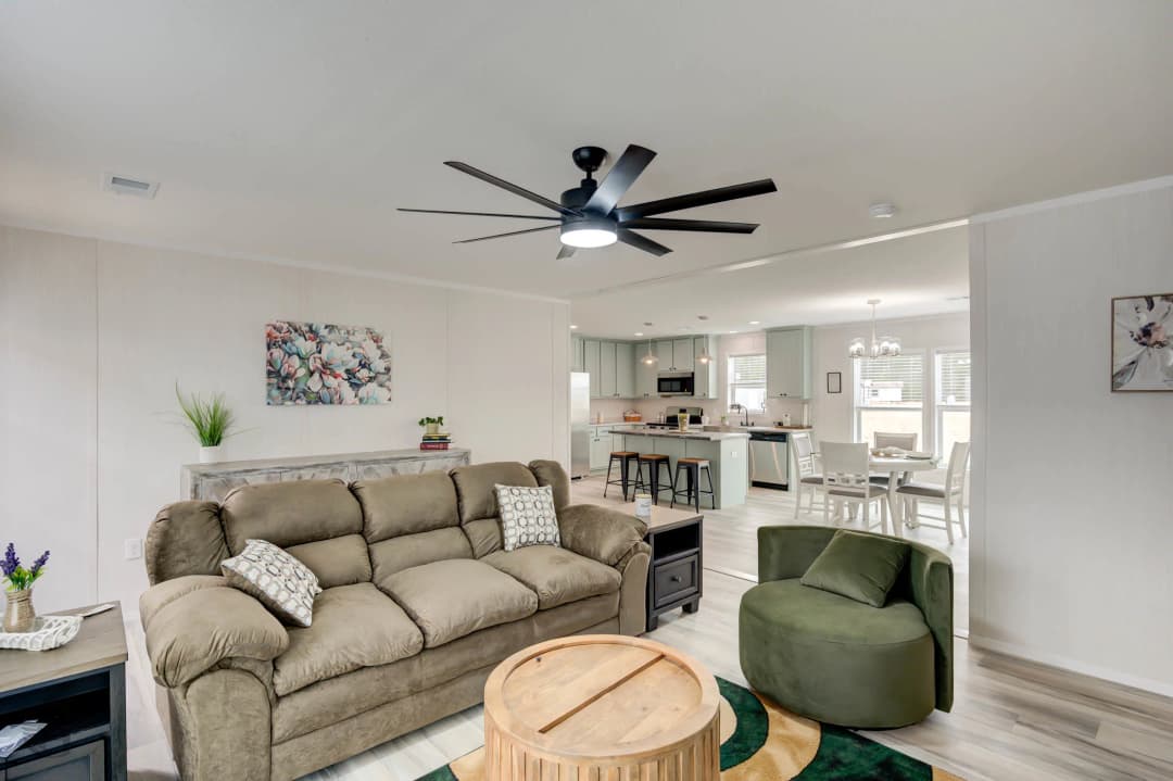 Thaddeus 4 bed hero and interior home features