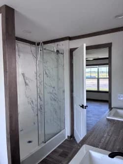 Everett elite bathroom home features