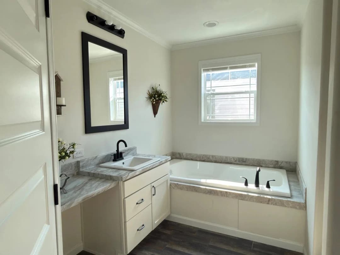 Aimon c 4br bathroom home features