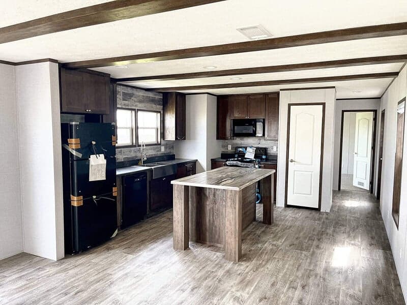 Paradise kitchen home features
